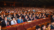 习近平等领导人出席观看少数民族文艺会演