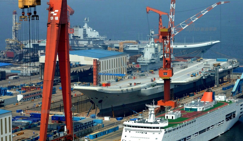关注中国双航母同框：辽宁舰或将换装新装备
